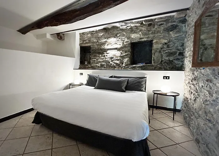 Pietra Azzurra, Newly Renovated Corniglia