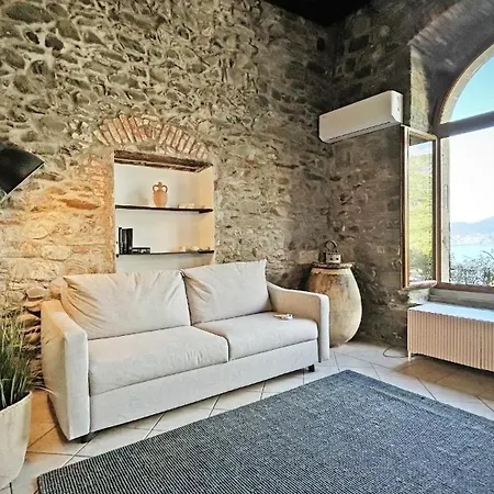 Pietra Azzurra, Newly Renovated *