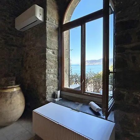 Pietra Azzurra, Newly Renovated Apartmán *