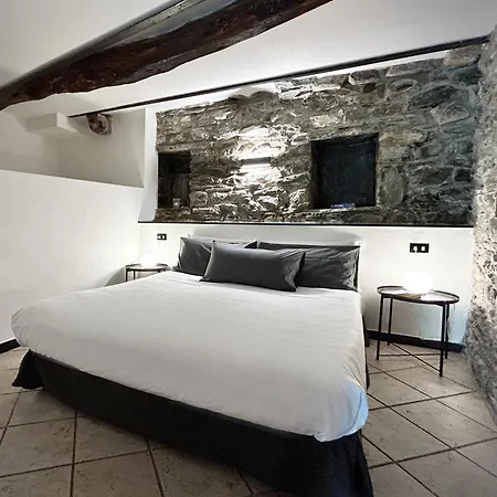 Pietra Azzurra, Newly Renovated Corniglia